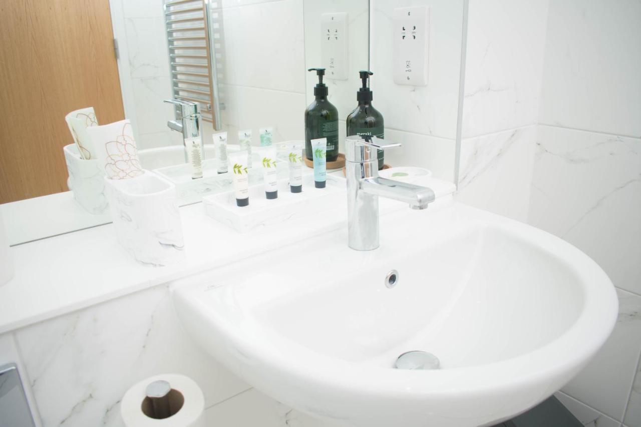 Exoticstay Apartments - Ultra Luxe Top Floor Suite - City Centre Apartment With Cube View - Smart 4K Tv With Ultrafast Wifi & Netflix Birmingham Eksteriør billede